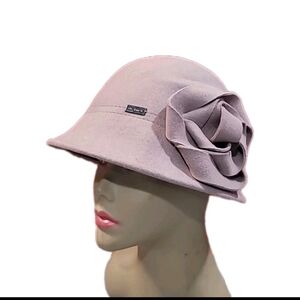 Betmar Soft Pink Women's Hat with Floral Detail Betmar Alexandrite Cloche Mauve